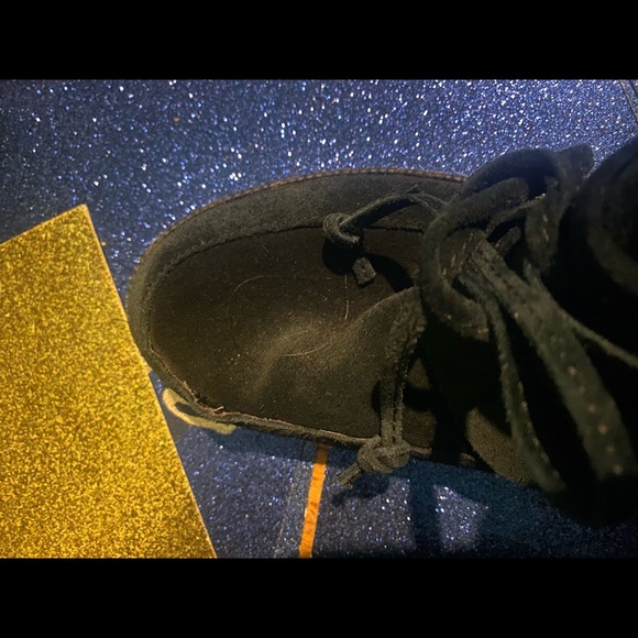 UGG SUEDE MOCASSIN SHEARLING STRAPPY WINTER Boots 8 GORG FLAW - Picture 13 of 15